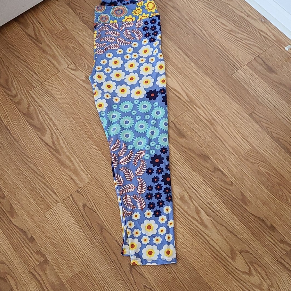 Lularoe leggings size TC2